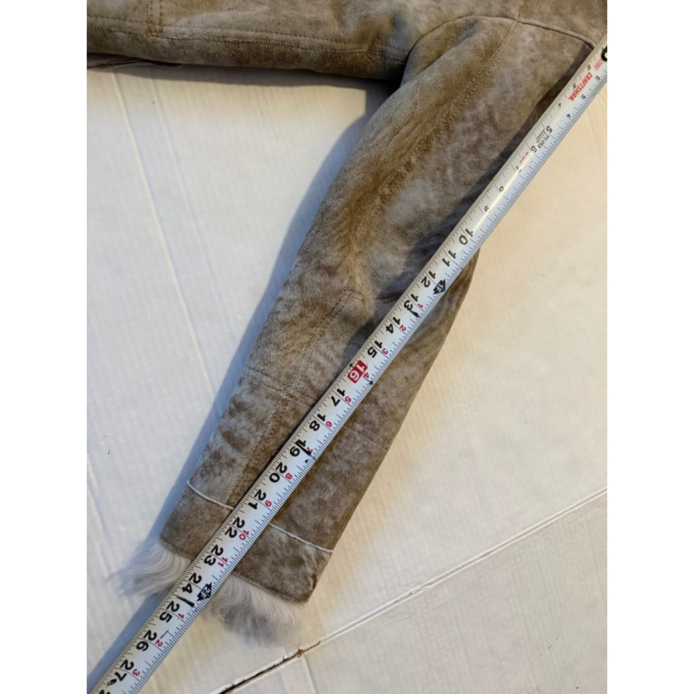 HiSO Rumour Shearling Moto Coat Cement
Size Large - Picture 7 of 11